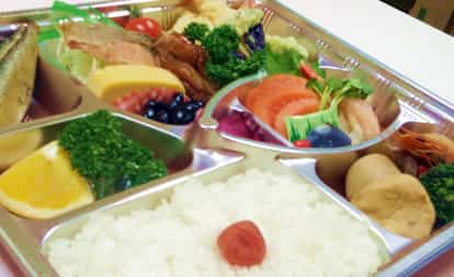 岡山・倉敷・香川で配達弁当・給食弁当なら三和食品のお花見弁当の画像